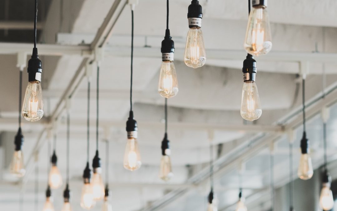 Varför självmedvetenhet är en viktig förutsättning för ett framgångsrikt ledarskap och hur den kan förbättras?